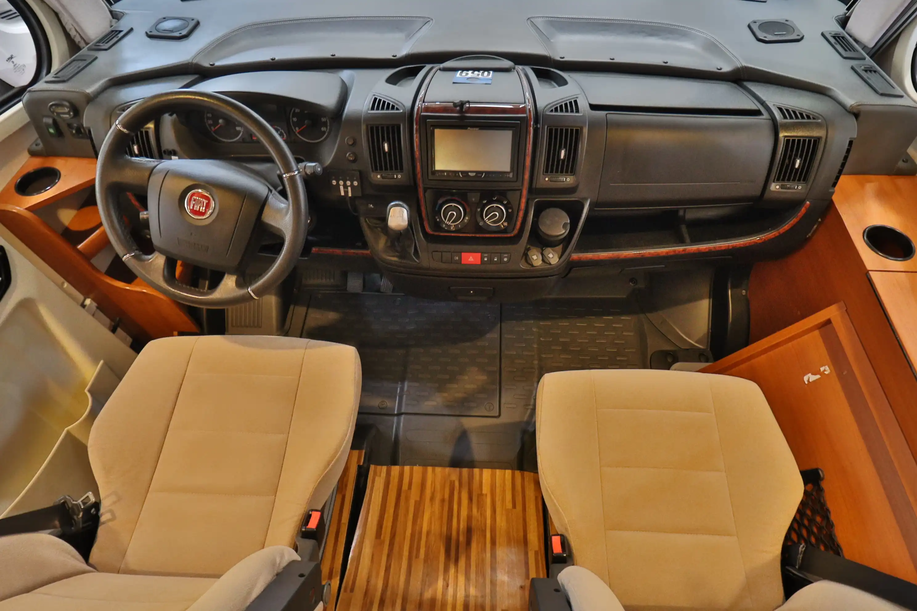 FRANKIA I 680 BD LuxuryClass